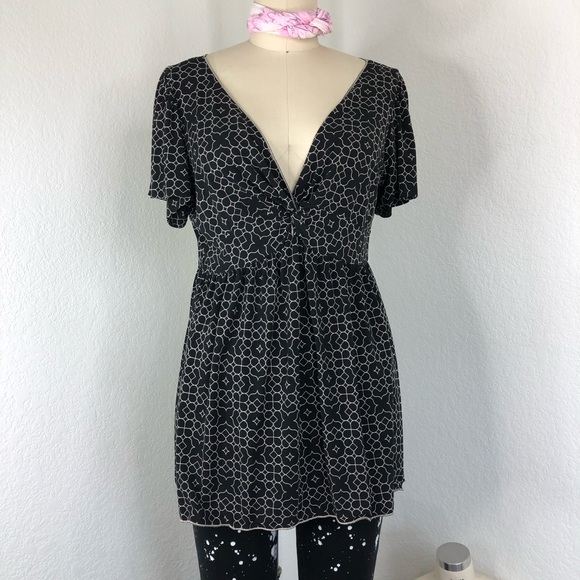 Max Studio V Neck Plunge Geometric Ruffle Sleeve - Picture 1 of 6